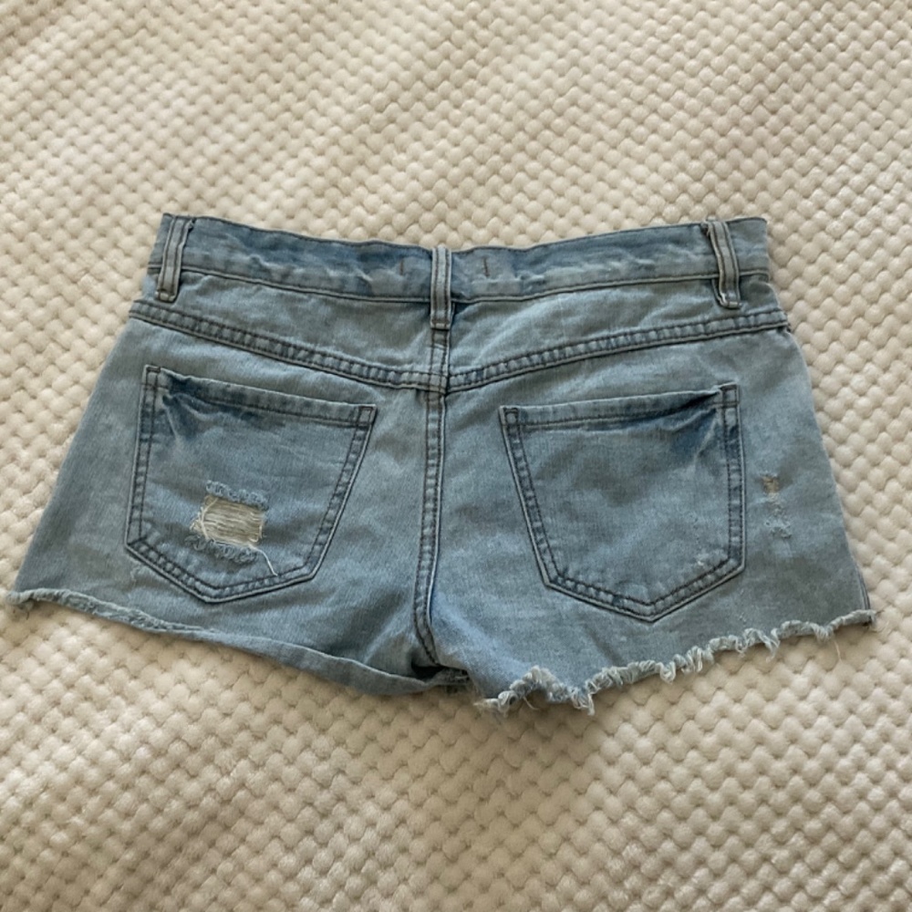 Free People Light‎ Wash Button Fly Distressed Jean Shorts - Size 25 - Picture 6 of 10